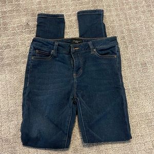 Celebrity jeans with great fit and stretch!